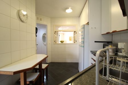 Apartamento para alugar com 220m², 3 quartos e 2 vagasCozinha