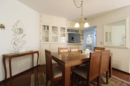 Apartamento para alugar com 220m², 3 quartos e 2 vagasSala