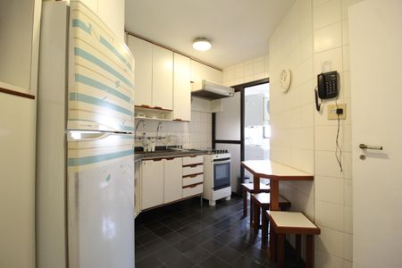 Apartamento para alugar com 220m², 3 quartos e 2 vagasCozinha