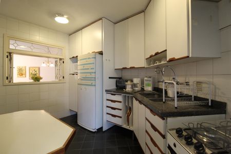 Apartamento para alugar com 220m², 3 quartos e 2 vagasCozinha
