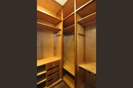 Apartamento para alugar com 220m², 3 quartos e 2 vagasCloset da Suíte