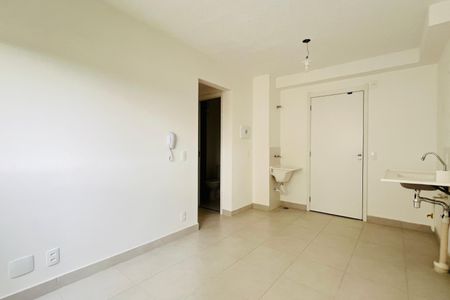 Apartamento para alugar com 32m², 2 quartos e sem vaga Apartamento para alugar com 32m², 2 quartos e sem vagaSala e Cozinha/Área de Serviço
