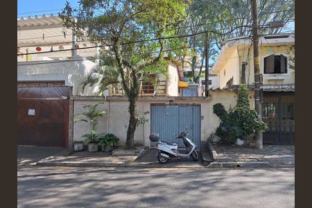 Casa à venda com 188m², 3 quartos e 1 vaga Casa à venda com 188m², 3 quartos e 1 vagaFachada