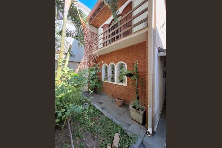 Casa à venda com 188m², 3 quartos e 1 vaga Casa à venda com 188m², 3 quartos e 1 vagaEntrada