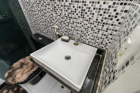 Casa à venda com 150m², 4 quartos e 3 vagas Casa à venda com 150m², 4 quartos e 3 vagas Banheiro Social