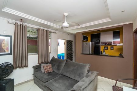 Casa à venda com 150m², 4 quartos e 3 vagas Casa à venda com 150m², 4 quartos e 3 vagasSala Casa 2