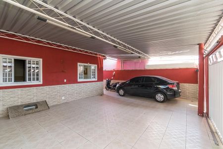 Casa à venda com 150m², 4 quartos e 3 vagas Casa à venda com 150m², 4 quartos e 3 vagasGaragem