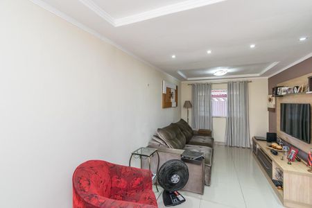 Casa à venda com 150m², 4 quartos e 3 vagas Casa à venda com 150m², 4 quartos e 3 vagas Sala