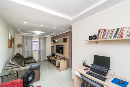 Casa à venda com 150m², 4 quartos e 3 vagas Casa à venda com 150m², 4 quartos e 3 vagas Sala