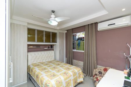 Casa à venda com 150m², 4 quartos e 3 vagas Casa à venda com 150m², 4 quartos e 3 vagas Suíte