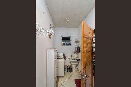 Casa à venda com 150m², 4 quartos e 3 vagas Casa à venda com 150m², 4 quartos e 3 vagasÁrea de serviço Casa 2