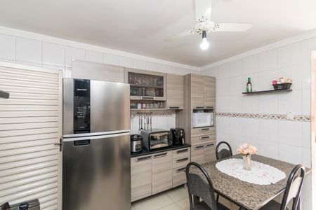 Casa à venda com 150m², 4 quartos e 3 vagas Casa à venda com 150m², 4 quartos e 3 vagasCozinha