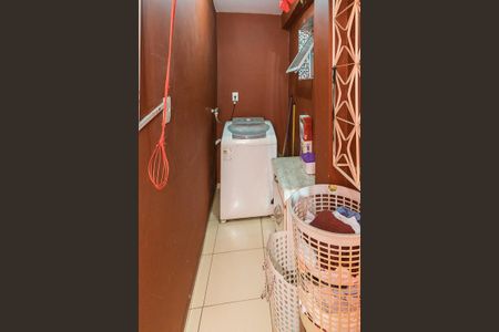 Casa à venda com 150m², 4 quartos e 3 vagas Casa à venda com 150m², 4 quartos e 3 vagasÁrea de serviço