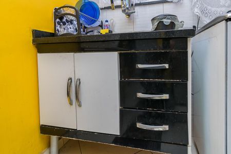 Casa à venda com 150m², 4 quartos e 3 vagas Casa à venda com 150m², 4 quartos e 3 vagasCozinha Casa 2