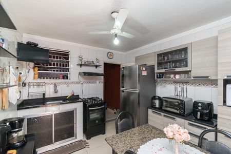 Casa à venda com 150m², 4 quartos e 3 vagas Casa à venda com 150m², 4 quartos e 3 vagasCozinha