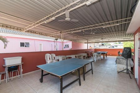 Casa à venda com 150m², 4 quartos e 3 vagas Casa à venda com 150m², 4 quartos e 3 vagasTerraço