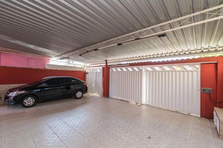 Casa à venda com 150m², 4 quartos e 3 vagas Casa à venda com 150m², 4 quartos e 3 vagasGaragem