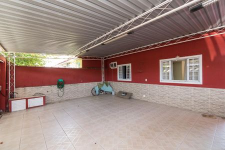 Casa à venda com 150m², 4 quartos e 3 vagas Casa à venda com 150m², 4 quartos e 3 vagasGaragem