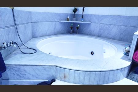 Apartamento à venda com 200m², 3 quartos e 3 vagasBanheiro suite 3