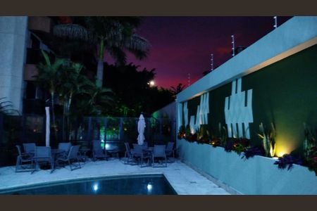 Apartamento à venda com 200m², 3 quartos e 3 vagasÁrea comum - Piscina