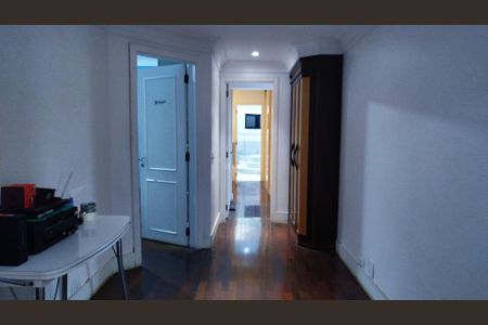 Apartamento à venda com 200m², 3 quartos e 3 vagasCorredor