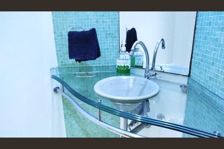 Apartamento à venda com 200m², 3 quartos e 3 vagasBanheiro 5 - Lavabo