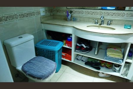 Apartamento à venda com 200m², 3 quartos e 3 vagasBanheiro suite 2