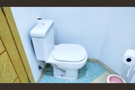 Apartamento à venda com 200m², 3 quartos e 3 vagasBanheiro 5 - Lavabo