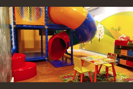 Apartamento à venda com 200m², 3 quartos e 3 vagasÁrea comum - Brinquedoteca