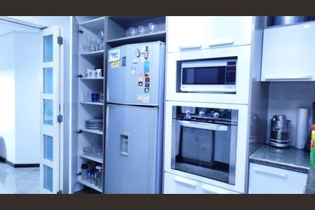 Apartamento à venda com 200m², 3 quartos e 3 vagasCozinha