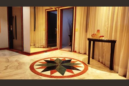 Apartamento à venda com 200m², 3 quartos e 3 vagasHall social