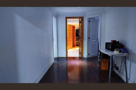 Apartamento à venda com 200m², 3 quartos e 3 vagasCorredor