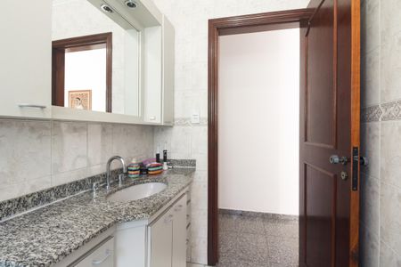 Casa à venda com 174m², 3 quartos e 3 vagasBanheiro Social