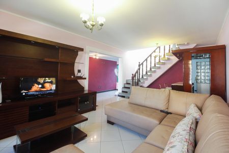 Casa à venda com 174m², 3 quartos e 3 vagasSala