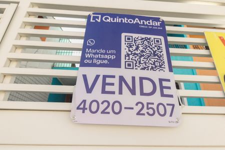 Casa à venda com 174m², 3 quartos e 3 vagasFachada - Placa