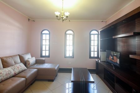 Casa à venda com 174m², 3 quartos e 3 vagasSala