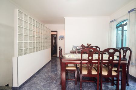 Casa à venda com 174m², 3 quartos e 3 vagasCozinha