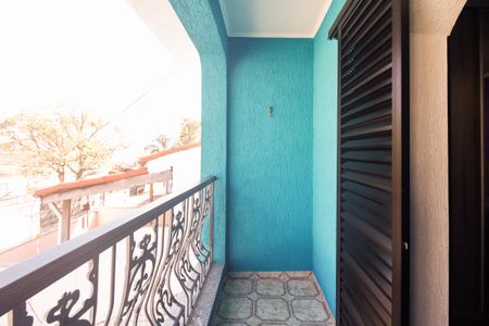 Casa à venda com 174m², 3 quartos e 3 vagasSuíte - Varanda