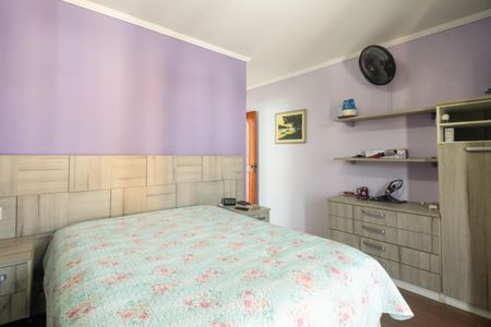 Casa à venda com 174m², 3 quartos e 3 vagasSuíte