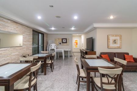 Apartamento à venda com 193m², 4 quartos e 5 vagas Apartamento à venda com 193m², 4 quartos e 5 vagasÁrea comum - Salão de festas