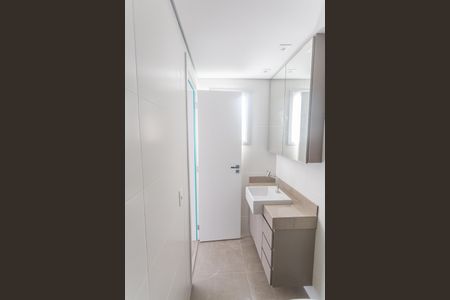 Apartamento para alugar com 60m², 2 quartos e 2 vagas Apartamento para alugar com 60m², 2 quartos e 2 vagasBanheiro da Suíte