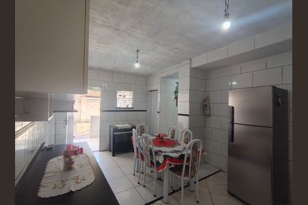Casa à venda com 190m², 2 quartos e 2 vagasCozinha