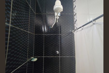 Casa à venda com 190m², 2 quartos e 2 vagasBanheiro suite 