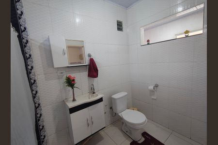 Casa à venda com 190m², 2 quartos e 2 vagasBanheiro suite 