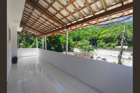 Casa à venda com 190m², 2 quartos e 2 vagasVaranda 