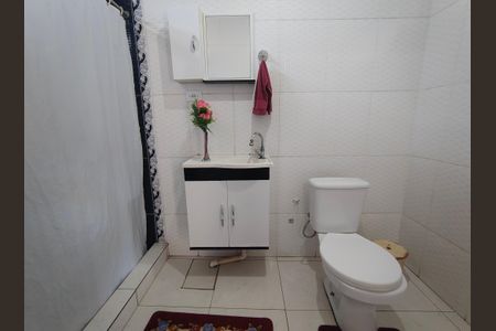 Casa à venda com 190m², 2 quartos e 2 vagasBanheiro suite 