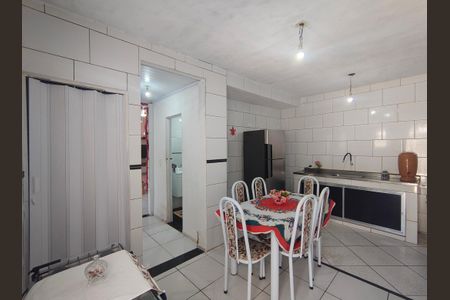 Casa à venda com 190m², 2 quartos e 2 vagasCozinha