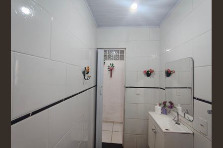 Casa à venda com 190m², 2 quartos e 2 vagasBanheiro 