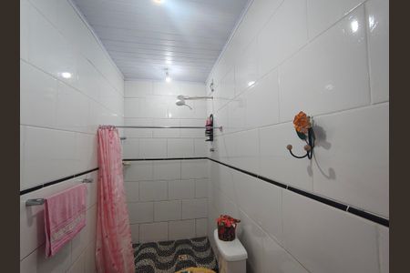 Casa à venda com 190m², 2 quartos e 2 vagasBanheiro 