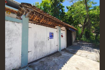 Casa à venda com 190m², 2 quartos e 2 vagasEntrada 